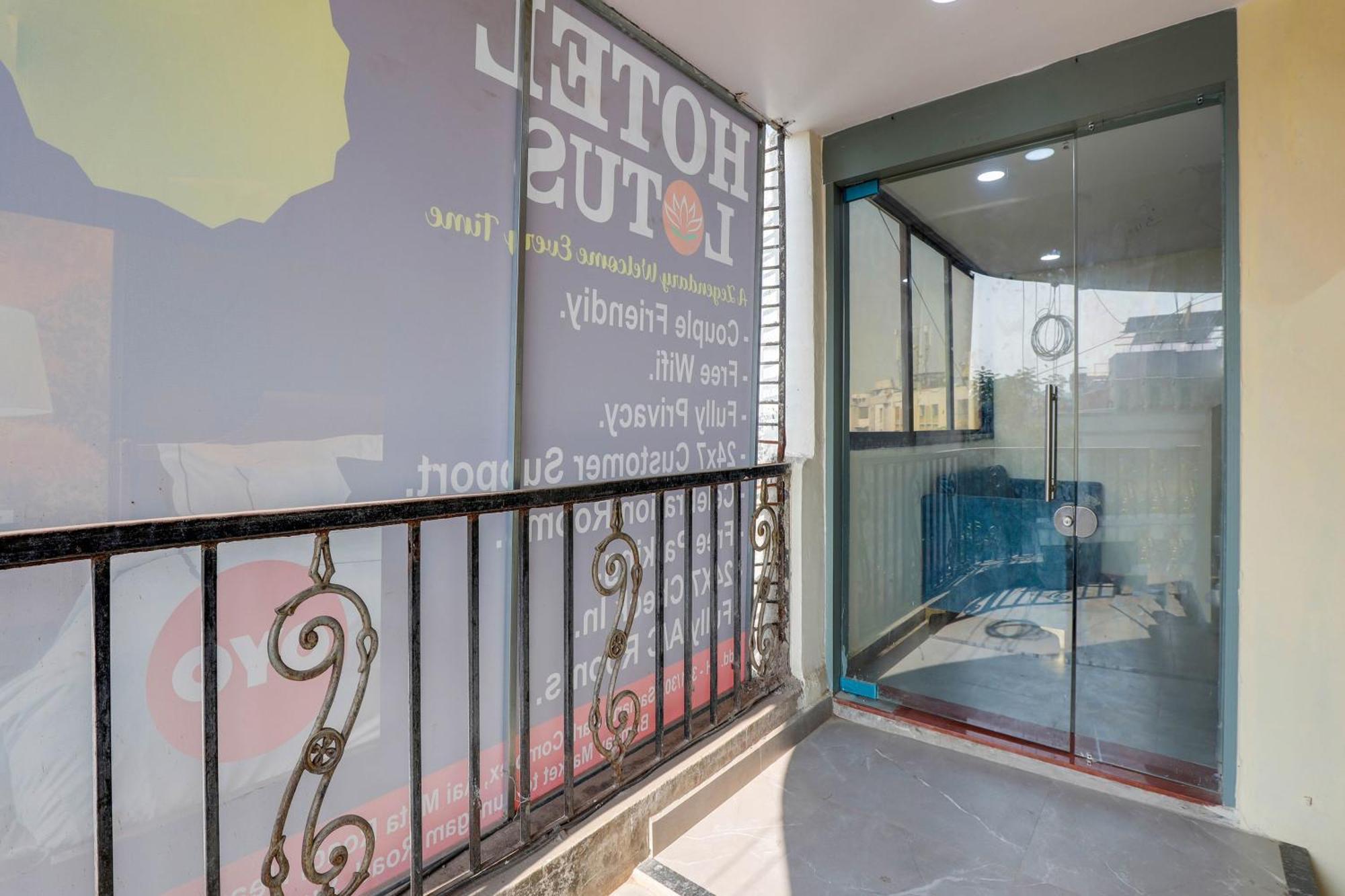 Hotel O Lotus Surat Bagian luar foto